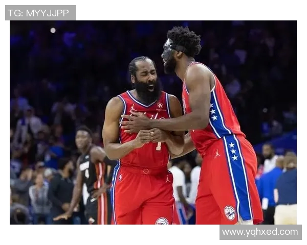 CCTV勇士与76人激战正酣谁能在这场对决中笑到最后